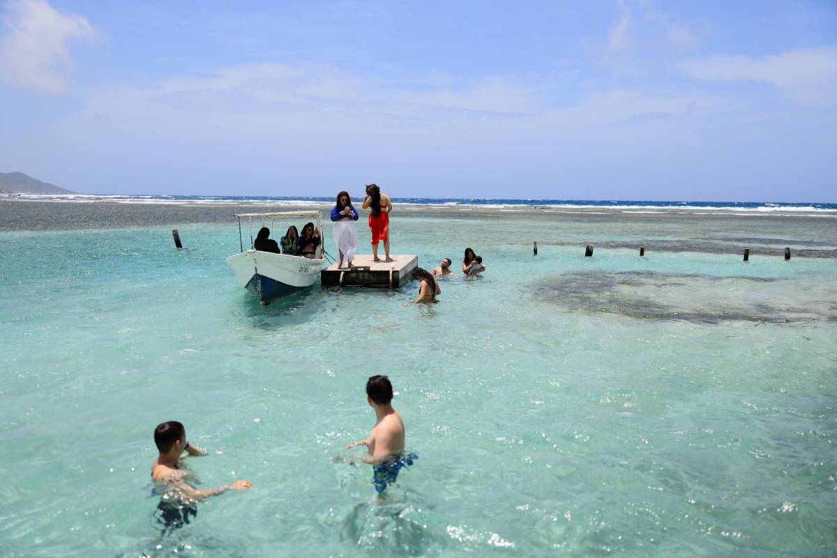 Hotel Media Luna: un lugar que cautiva con su belleza en las playas de Roatán