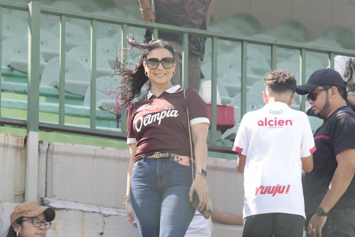 Esposa de futbolista y argentina enamoran: las bellezas en el Marathón-Olimpia