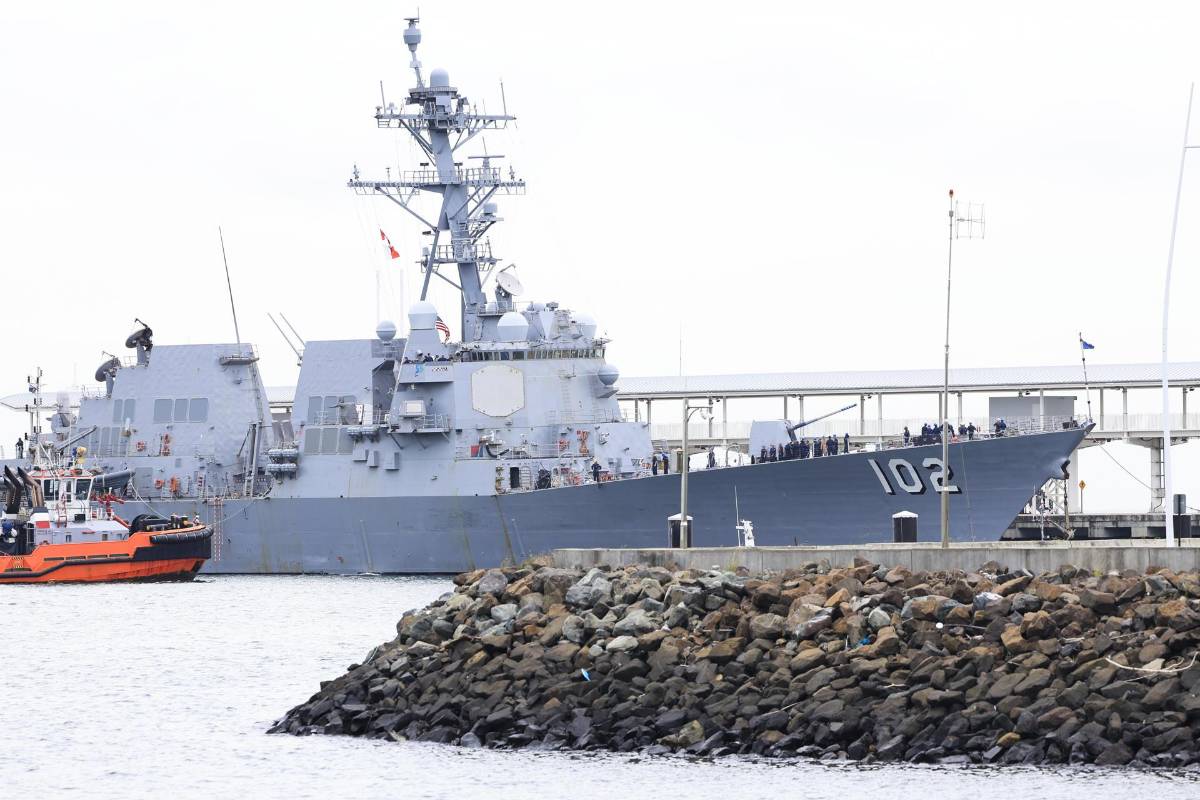 Buque destructor lanzamisiles de EEUU llega a Panamá