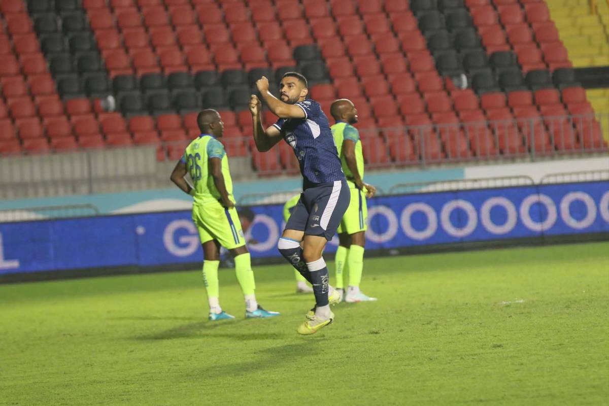 Motagua amarga al Olancho, nueva polémica, beso y lindas chicas en el Nacional