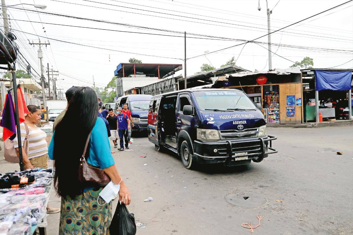 Siguen los cobros abusivos en rutas urbanas pese a multas