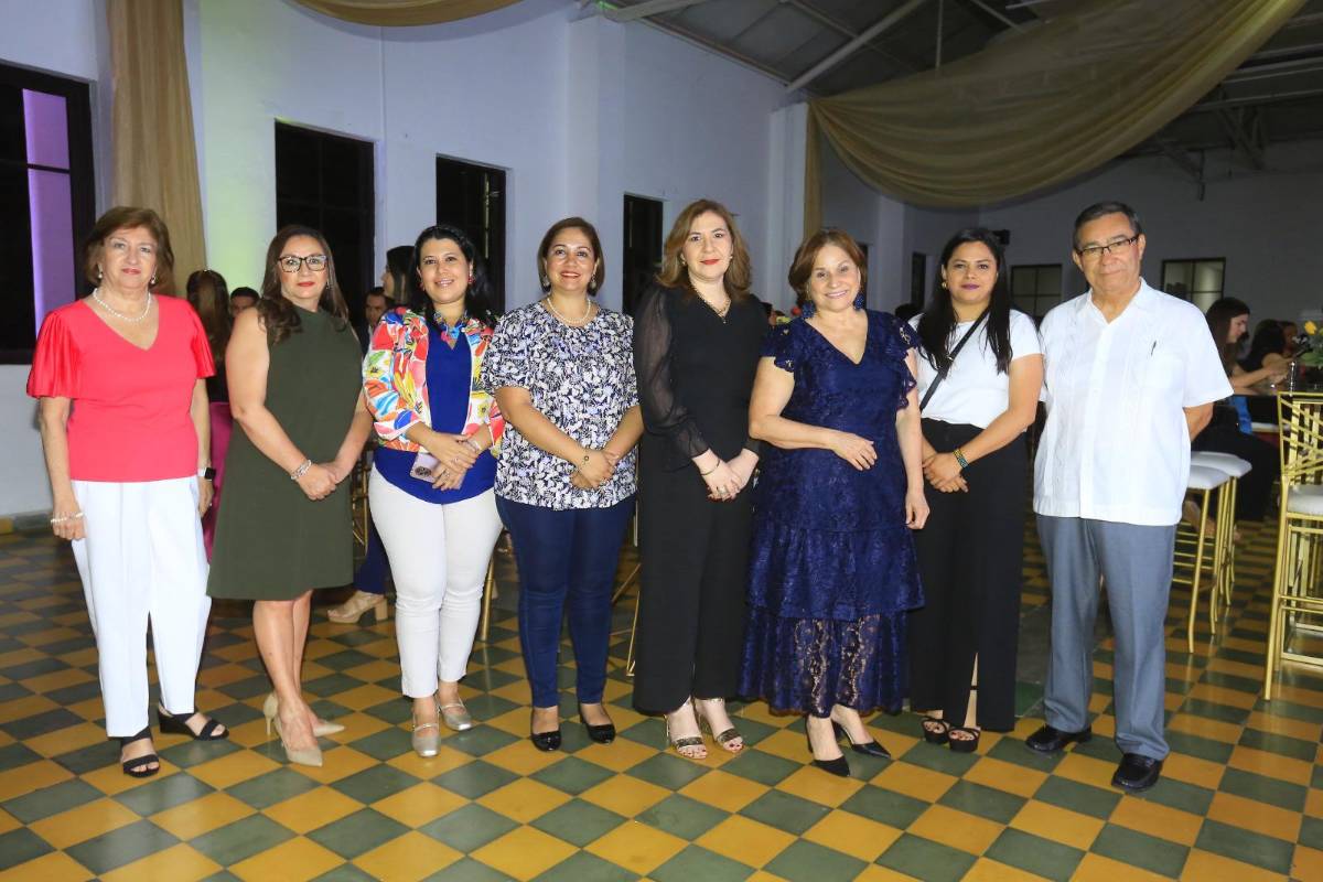 Homenaje a Guillermo Orellana, presidente del Buró de Convenciones de SPS