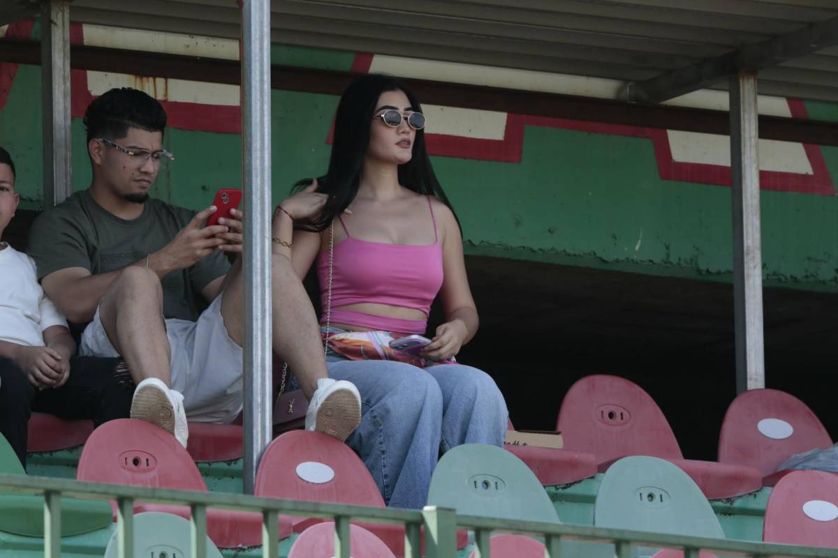 Esposa de futbolista y argentina enamoran: las bellezas en el Marathón-Olimpia