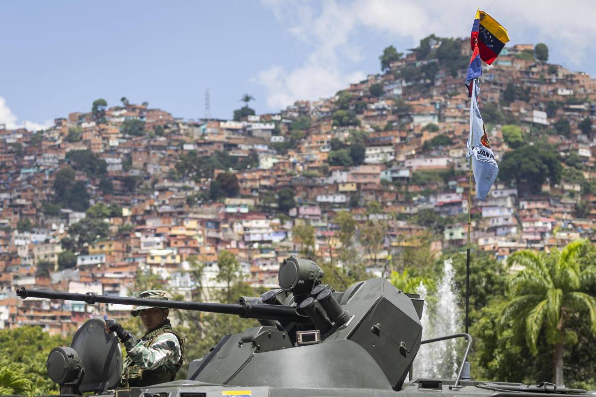 Maduro ordena entrenamiento militar de civiles ante un eventual ataque de EEUU