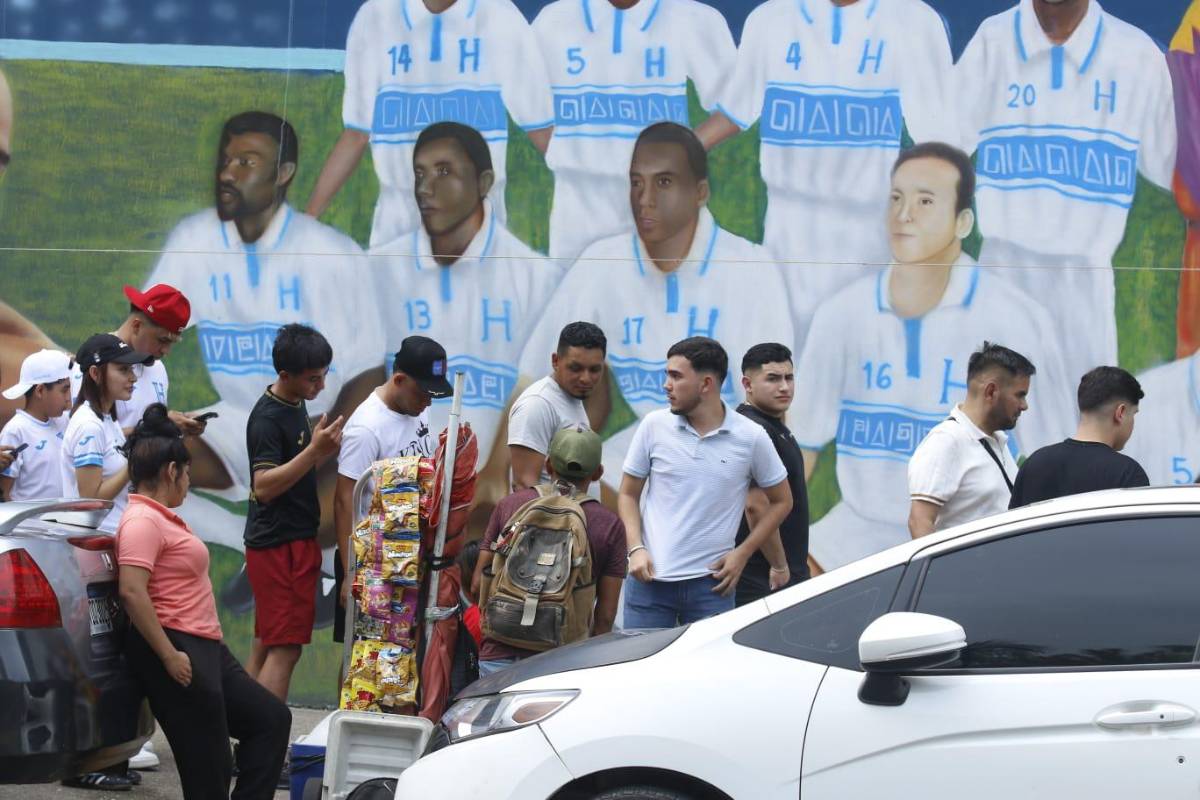 Euforia en San Pedro Sula: multitudes llegan al estadio Francisco Morazán