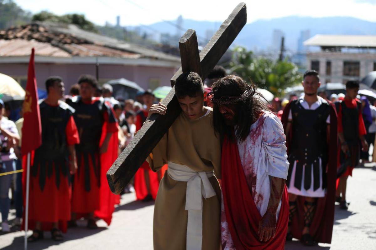 Viernes Santo en Comayagüela: drama y devoción marcan el Viacrucis