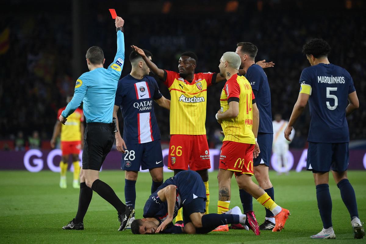 La expulsión de Salis Abdul Samed le afectó mucho al Lens.