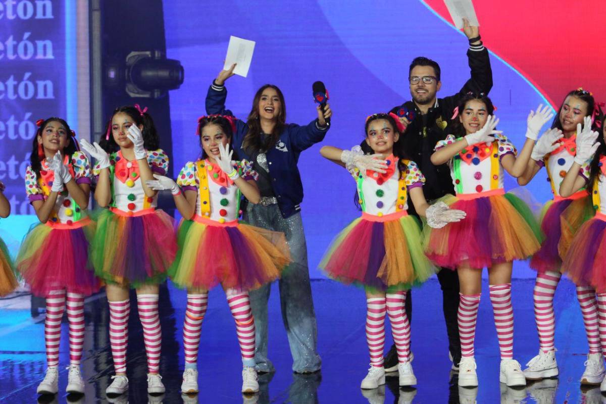 Donaciones, amor y música: así se vive el ambiente en la Teletón 2025