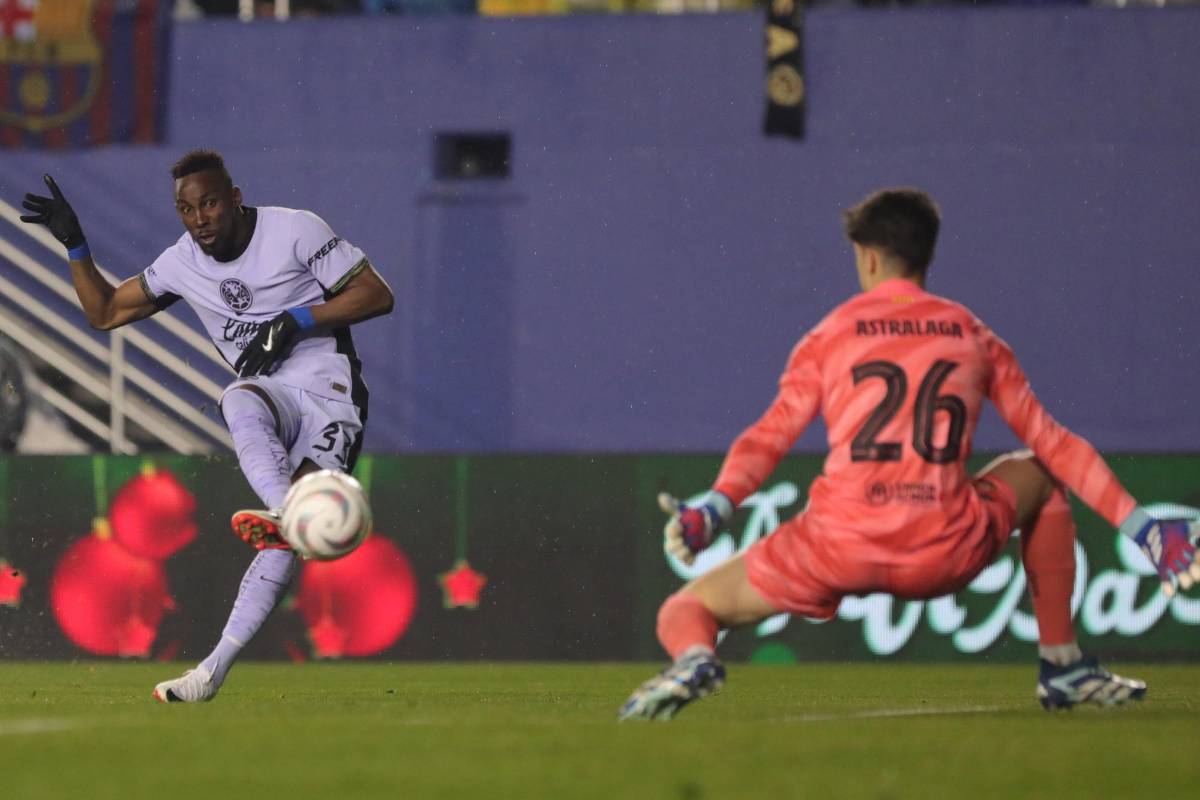 Julián Andrés Quiñones fue figura al marcar un doblete en el amistoso Barcelona vs América.