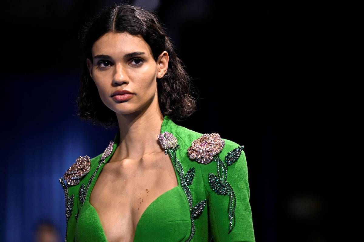 Balmain triunfa en pasarela de París tras robo de su colección