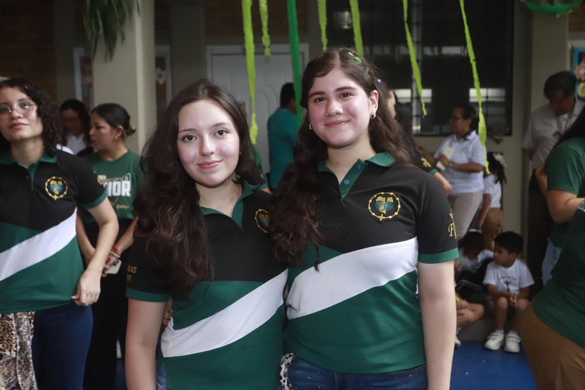 FOTOS: Seniors 2026 de la Franciscan School celebran su entrada triunfal