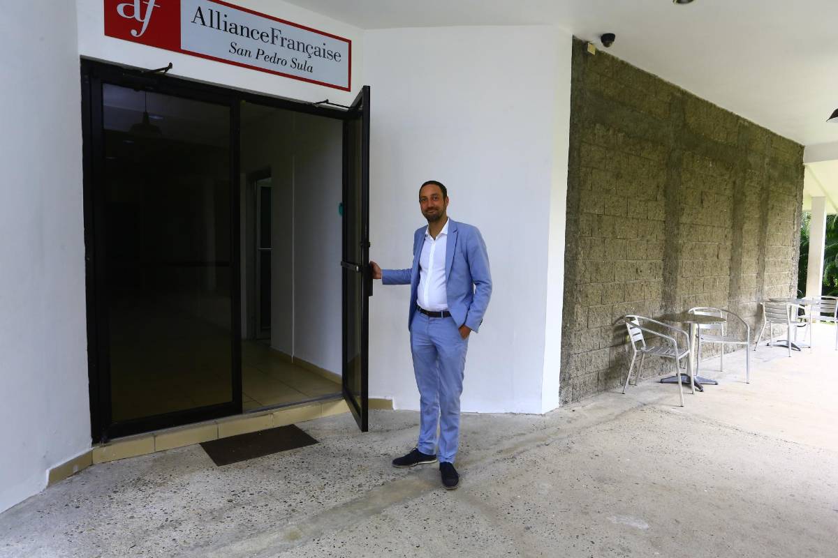 “Ofreceremos asesorías a interesados en estudiar en Francia”