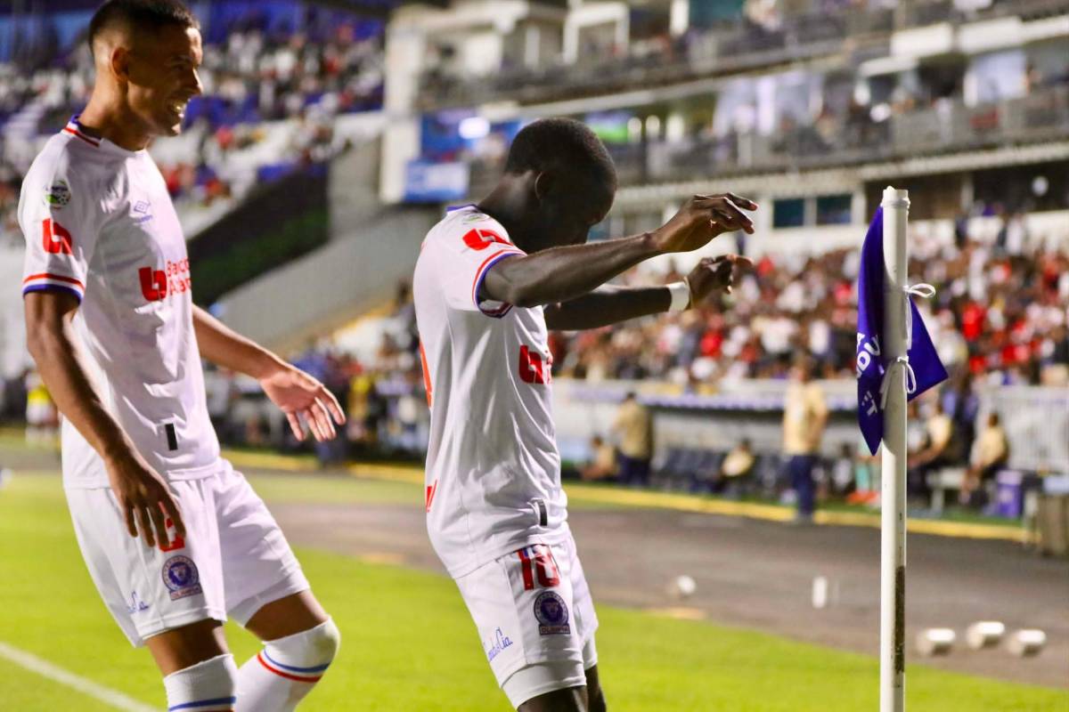 El increíble error de Menjívar vs Motagua, agresión a Edwin, sangre y baile en Olimpia