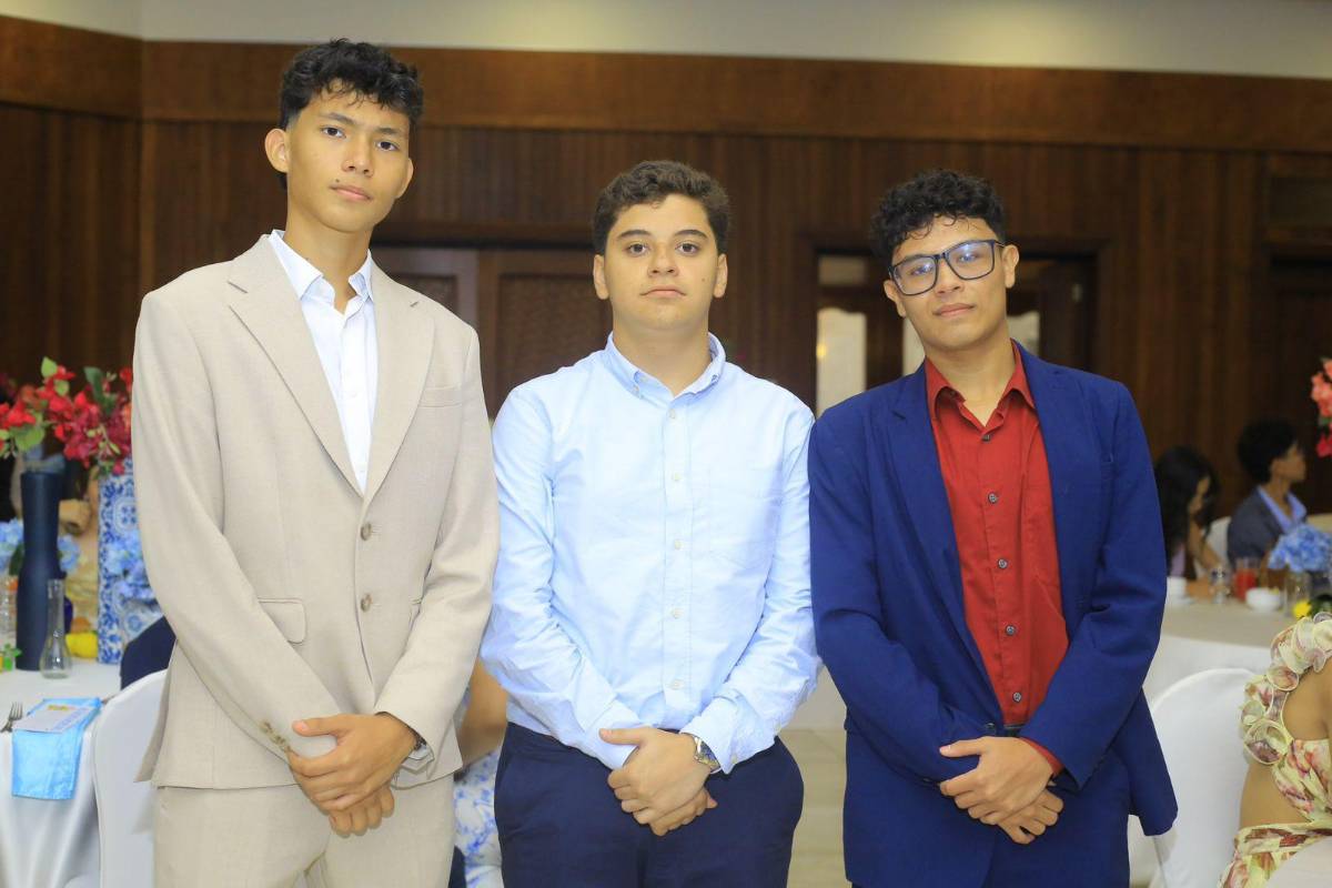 Seniors 2026 de la Franciscan School & Institute celebran desayuno