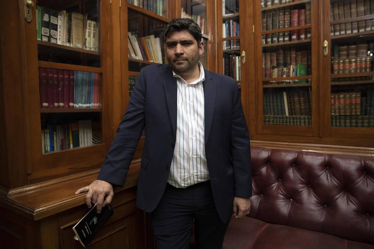 Rolando Kattan, destacado poeta hondureño.