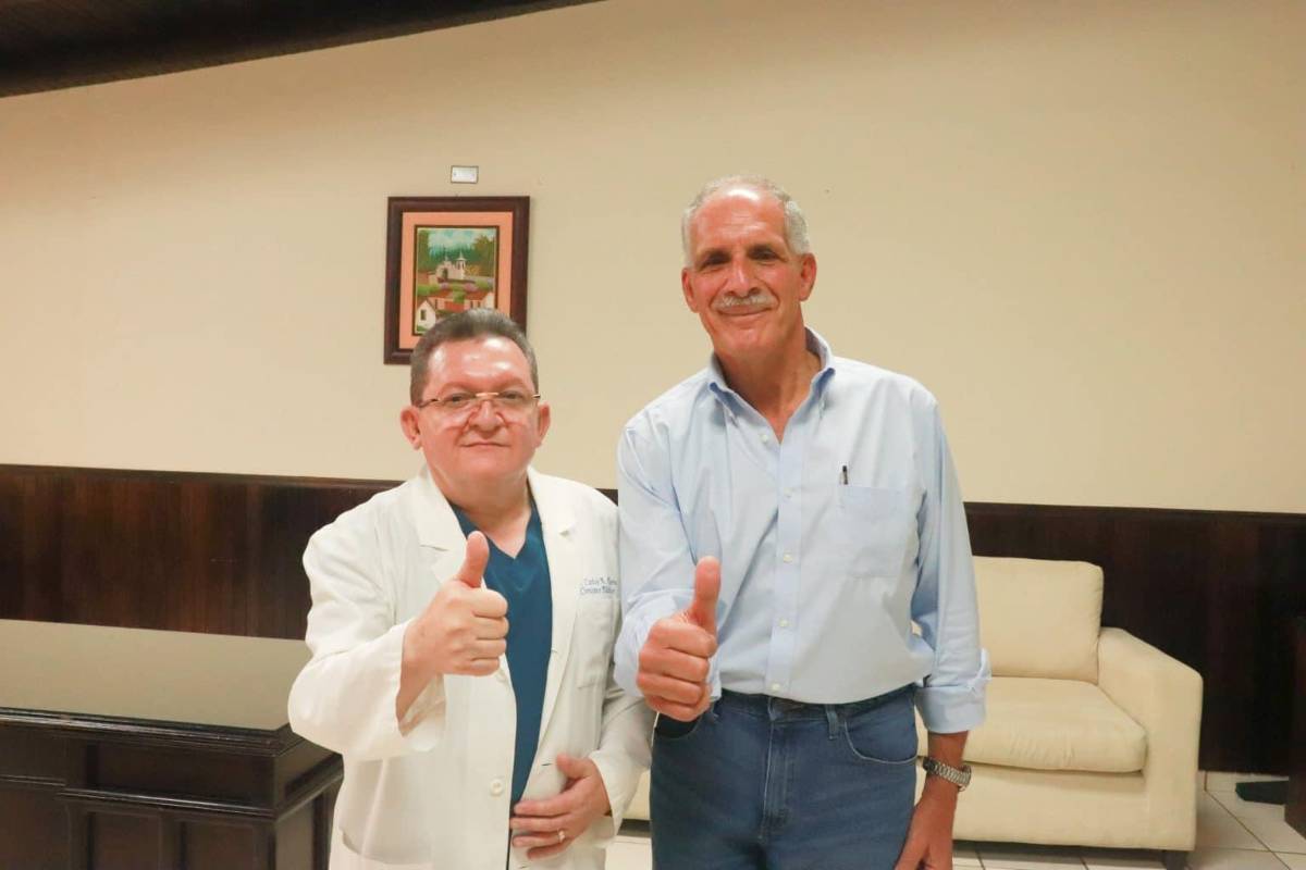 ‘Tito’ Asfura completa su fórmula presidencial