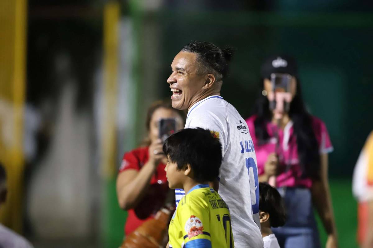Leyendas de Honduras en Choloma: show de Rambo, reina enamora y Noel sorprende