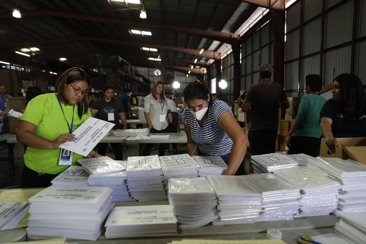 El Salvador, a una semana de las elecciones marcadas por la polémica candidatura de Bukele