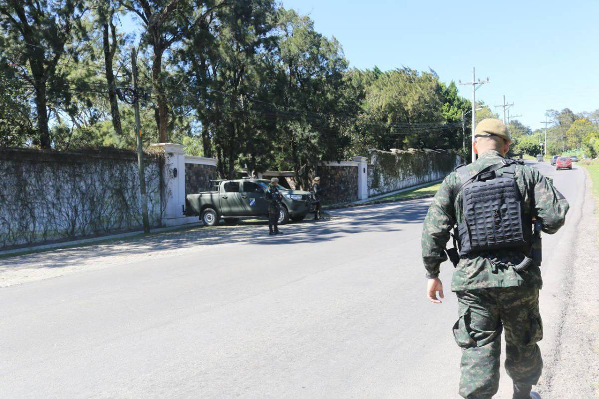 Blindada con resguardo militar permanece la casa del presidente electo Nasry Asfura