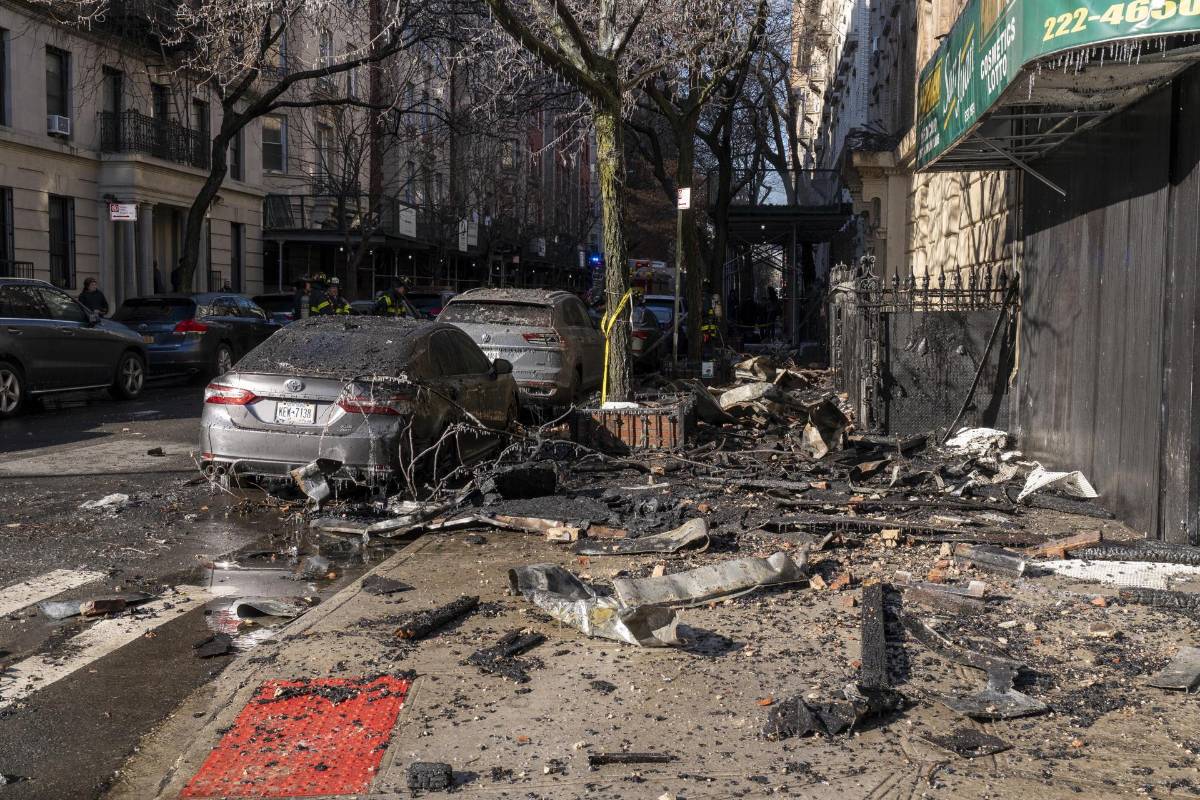 Grave incendio en edificio de viviendas de Nueva York deja varios heridos