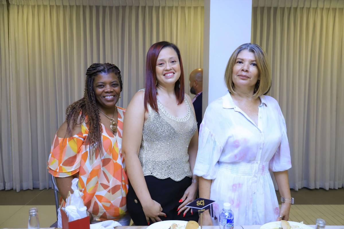 Estudiantes de la Promoción de 1989 del Instituto Sagrado Corazón de Jesús se reencuentran