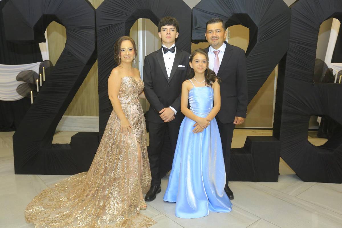 Una noche inolvidable para los 22 seniors de Big Step Institute