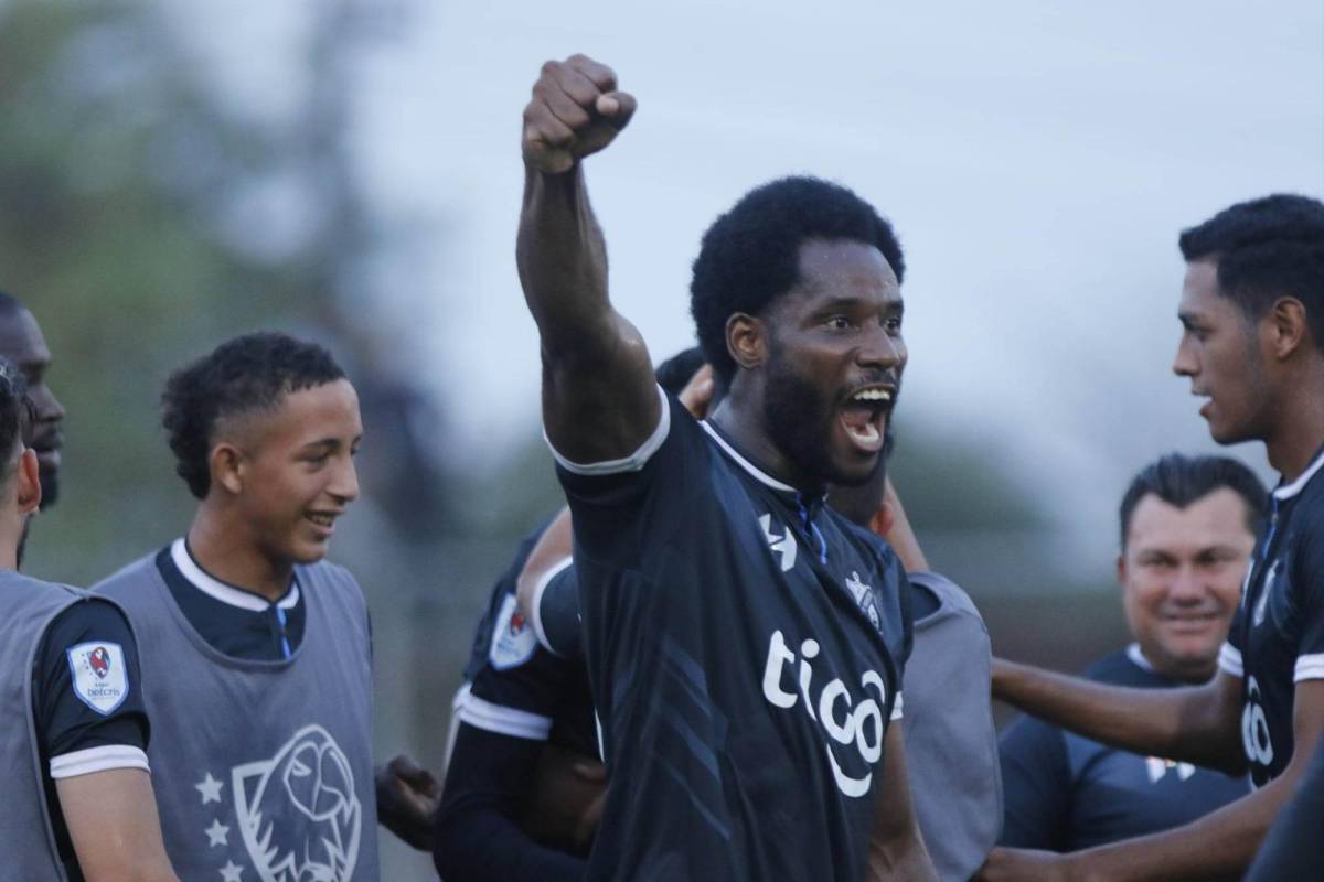 Dabirson Castillo celebró con euforia su gol.