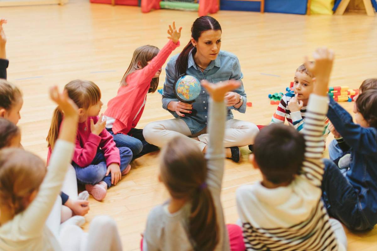 Reclutarán maestros bilingües para trabajar en Estados Unidos