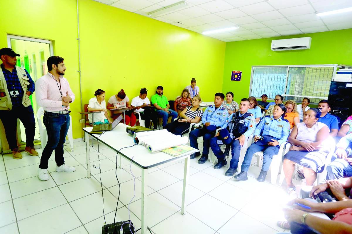 <b>Región Metropolitana capacita a líderes y fuerzas vivas.</b>