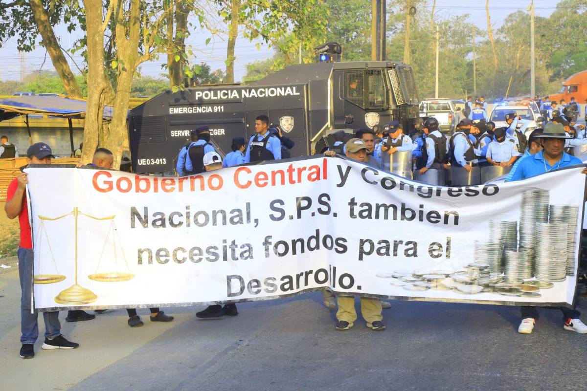 El llamado que hicieron los manifestantes al Gobierno Central y al Congreso Nacional.