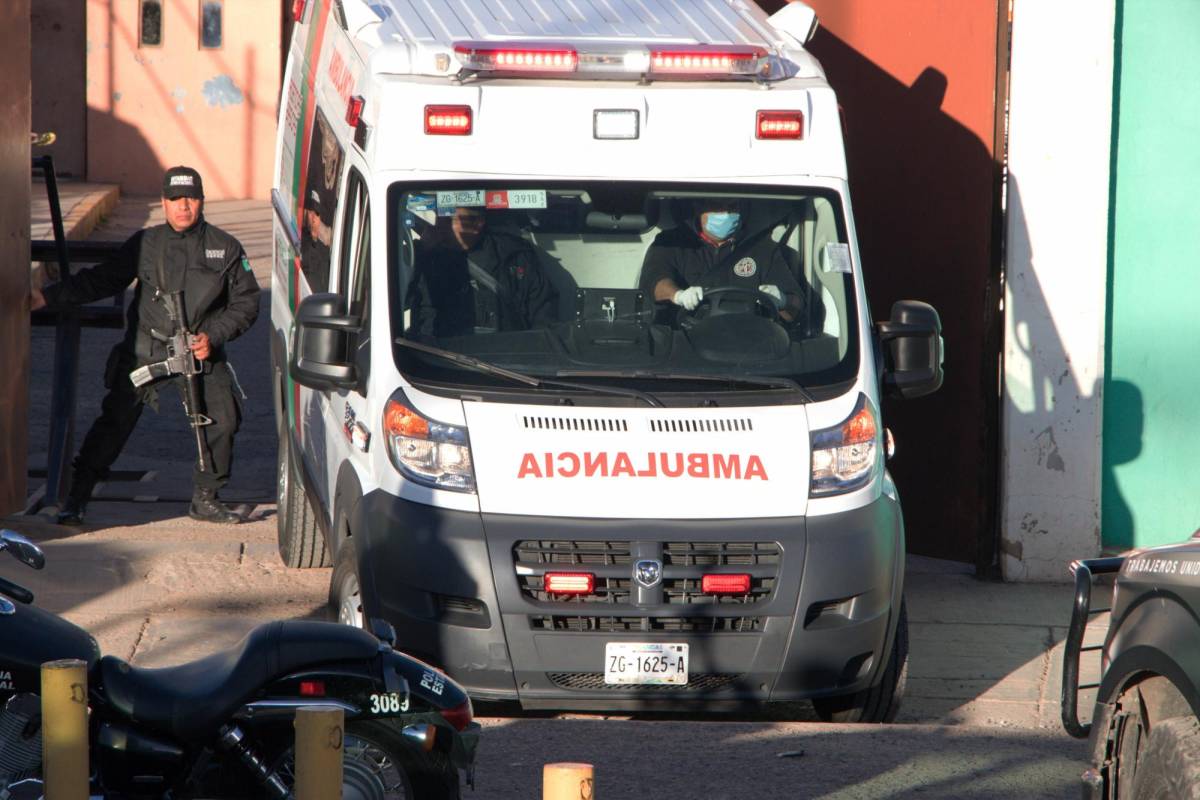 Hallan una camioneta con 10 cadáveres frente al Palacio de Gobierno de Zacatecas, México