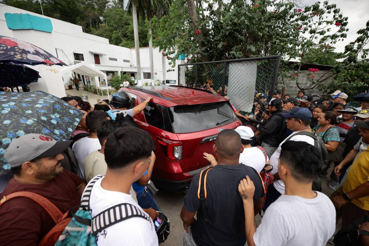 Aseguran 15 carros de Koriun; en uno de ellos le decomisaron $50,000 a Iván Velásquez