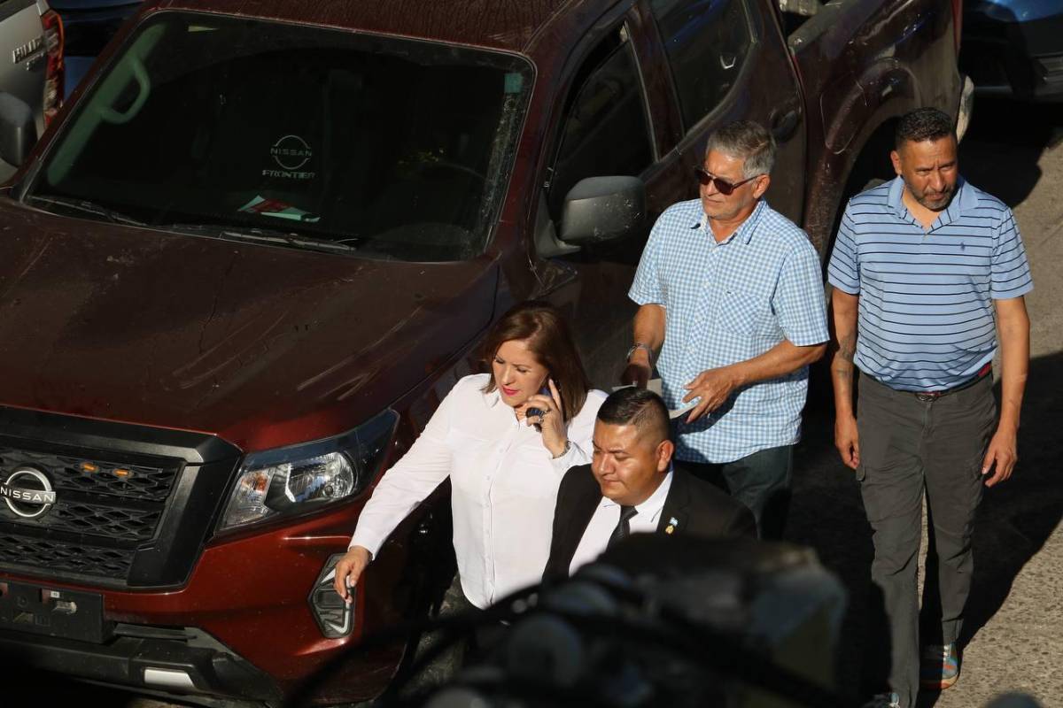 Gladis Aurora López reaparece en el Congreso Nacional tras atentado