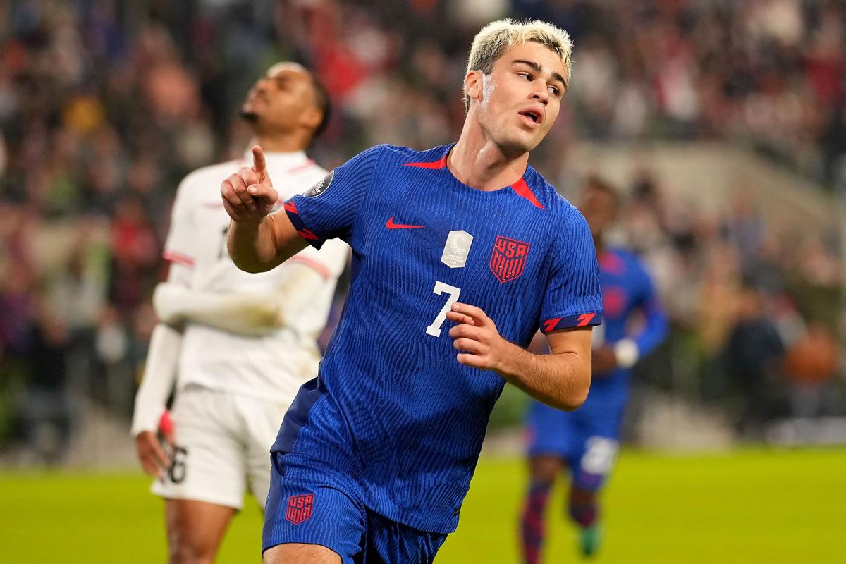 Gio Reyna cerró la goleada de los estadounidenses.