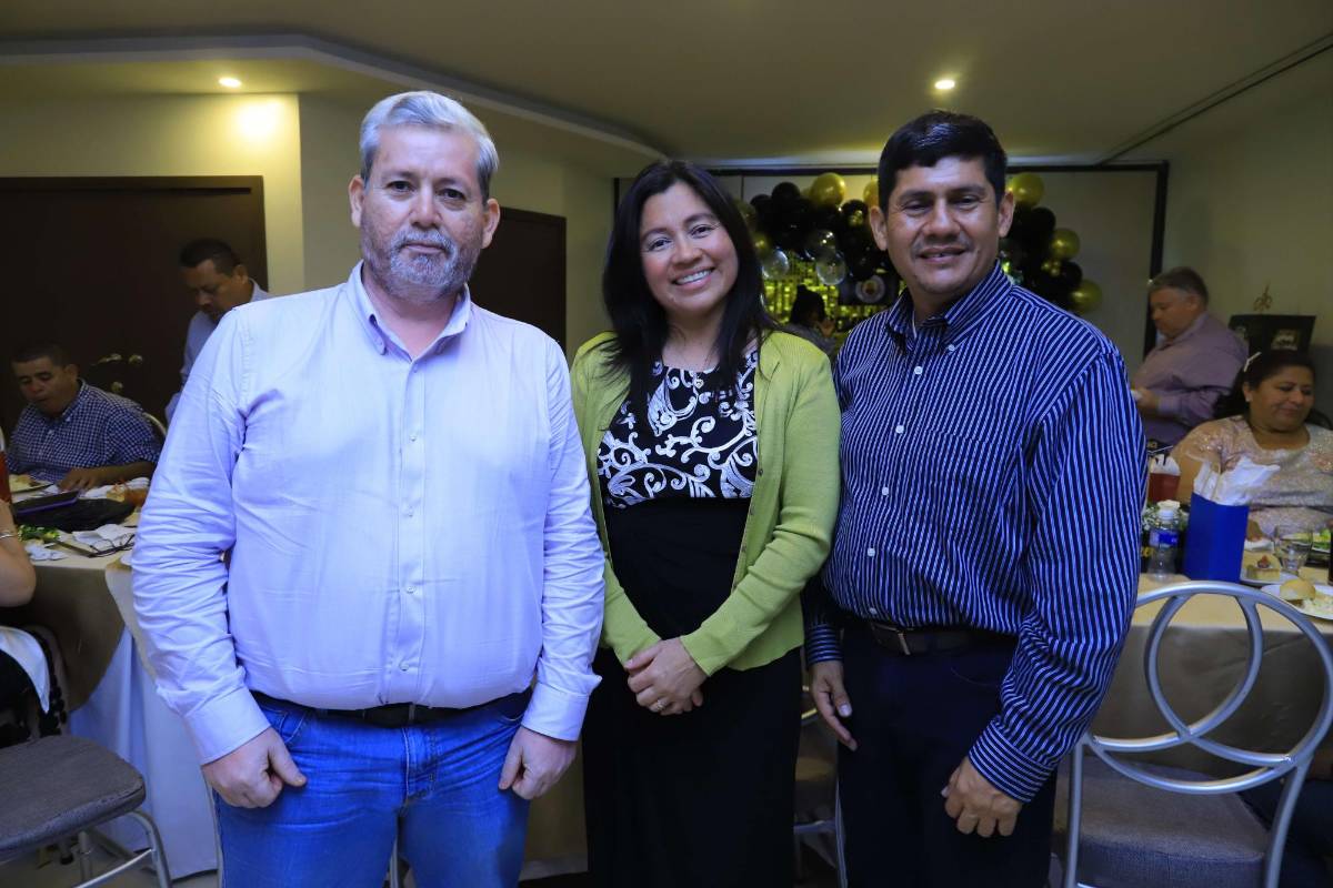 Estudiantes de la Promoción de 1989 del Instituto Sagrado Corazón de Jesús se reencuentran