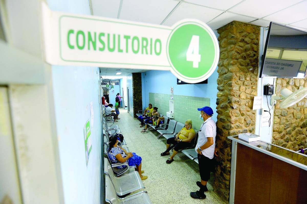 Atenciones. Centros de salud se han preparado con unidades provisionales.