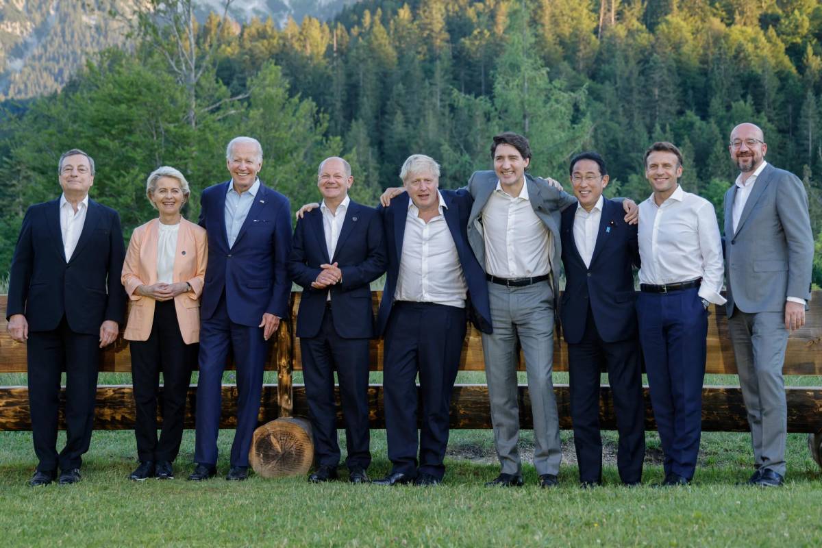 Video: Los líderes del G7 se burlan de las imágenes de Putin sin camisa