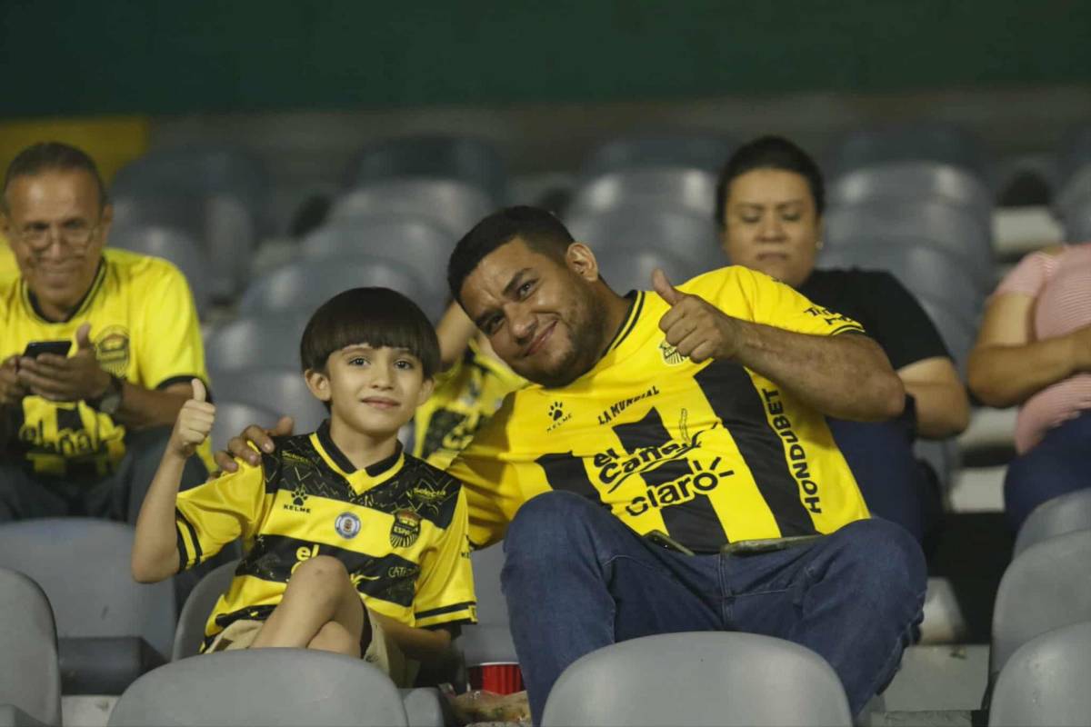 Real España festeja a lo grande, polémica y así sufrió Jeaustin Campos