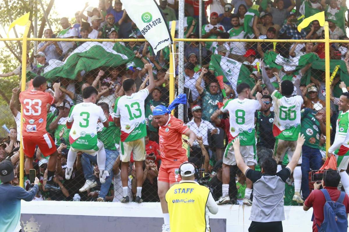 Hondupino campeón, tristeza del Brasilia y jugador fue retirado en ambulancia