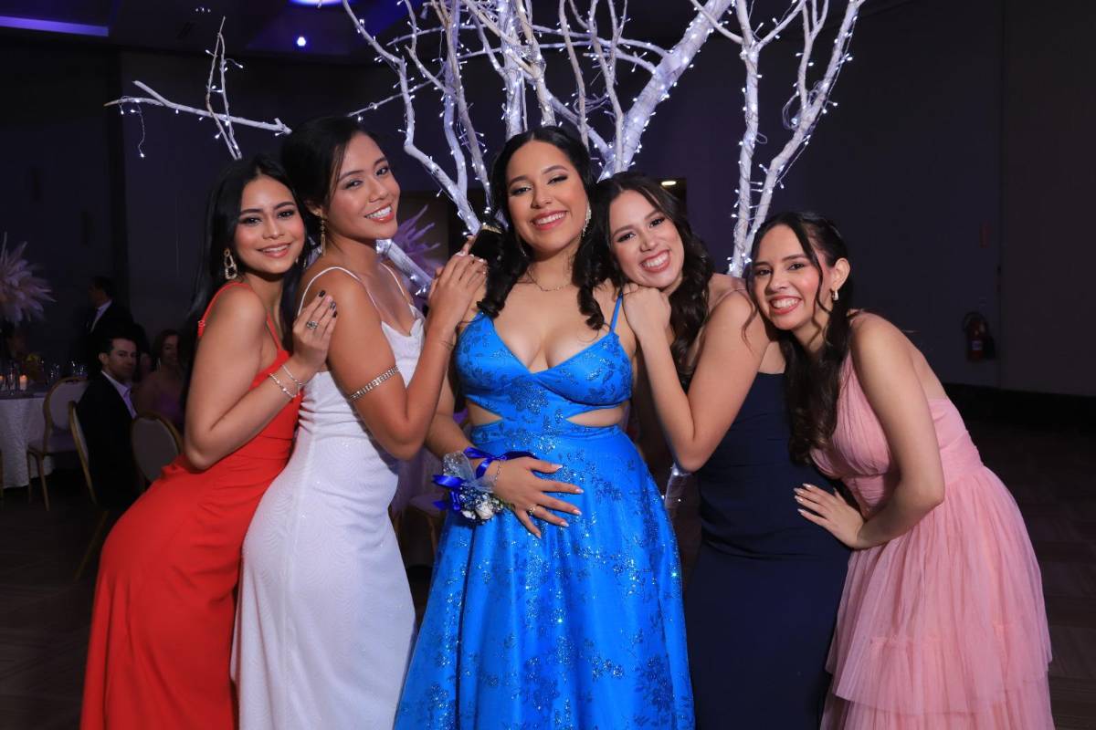 Seniors de la EuropaSchule celebran su anhelada graduación