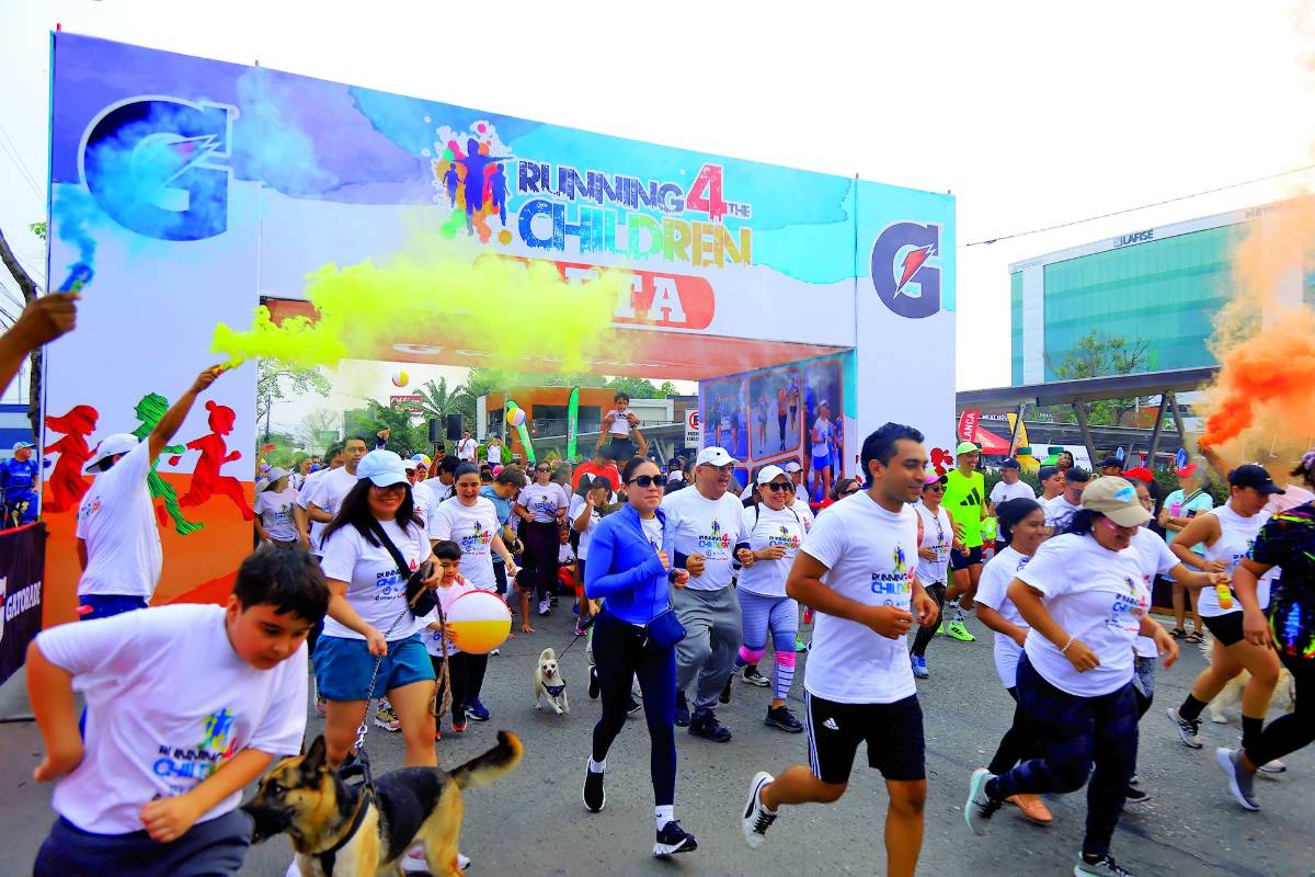 Cientos de hondureños se sumaron a la gran carrera por la salud de los niños