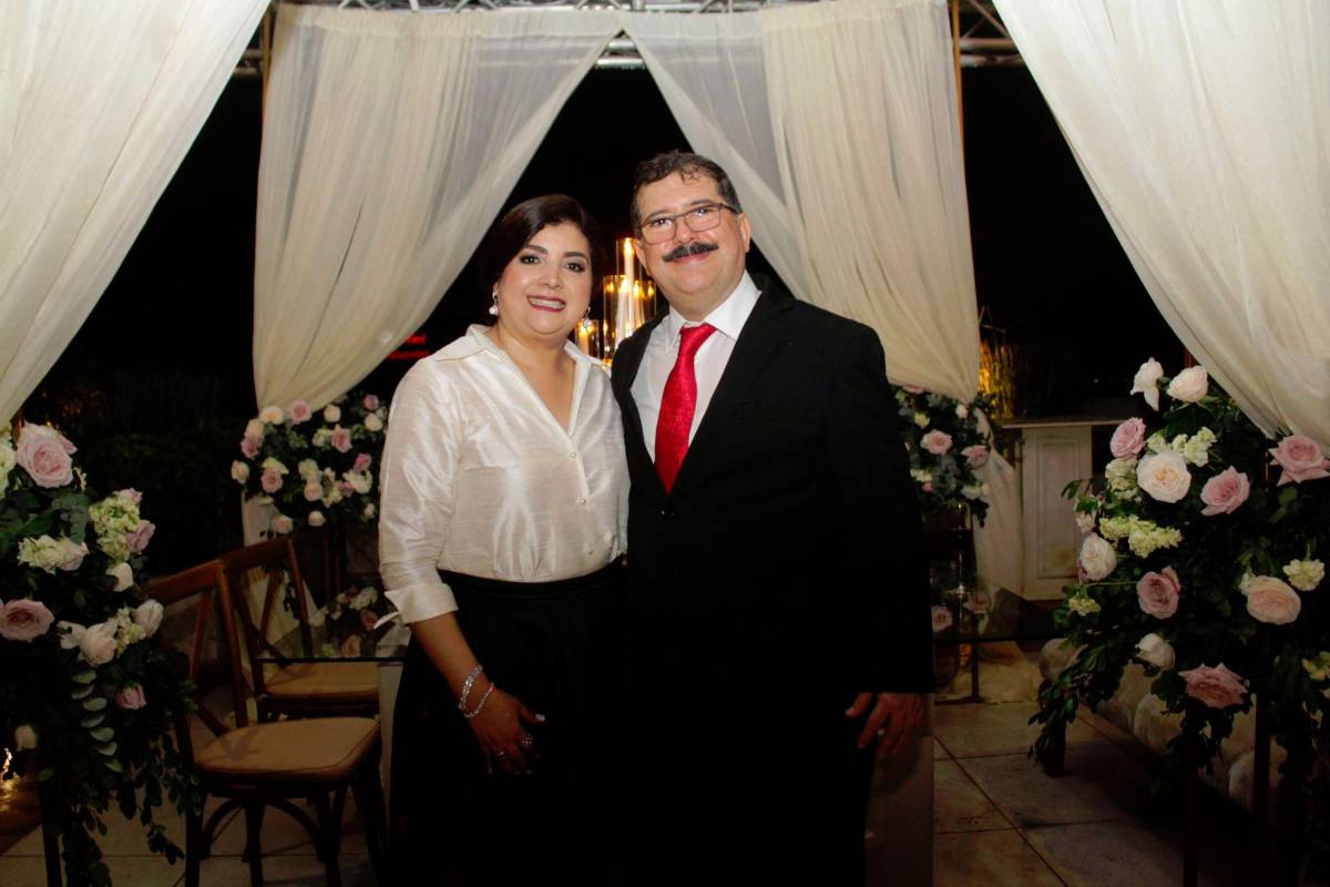 Luis López y Pahola García unieron sus vidas ante la ley