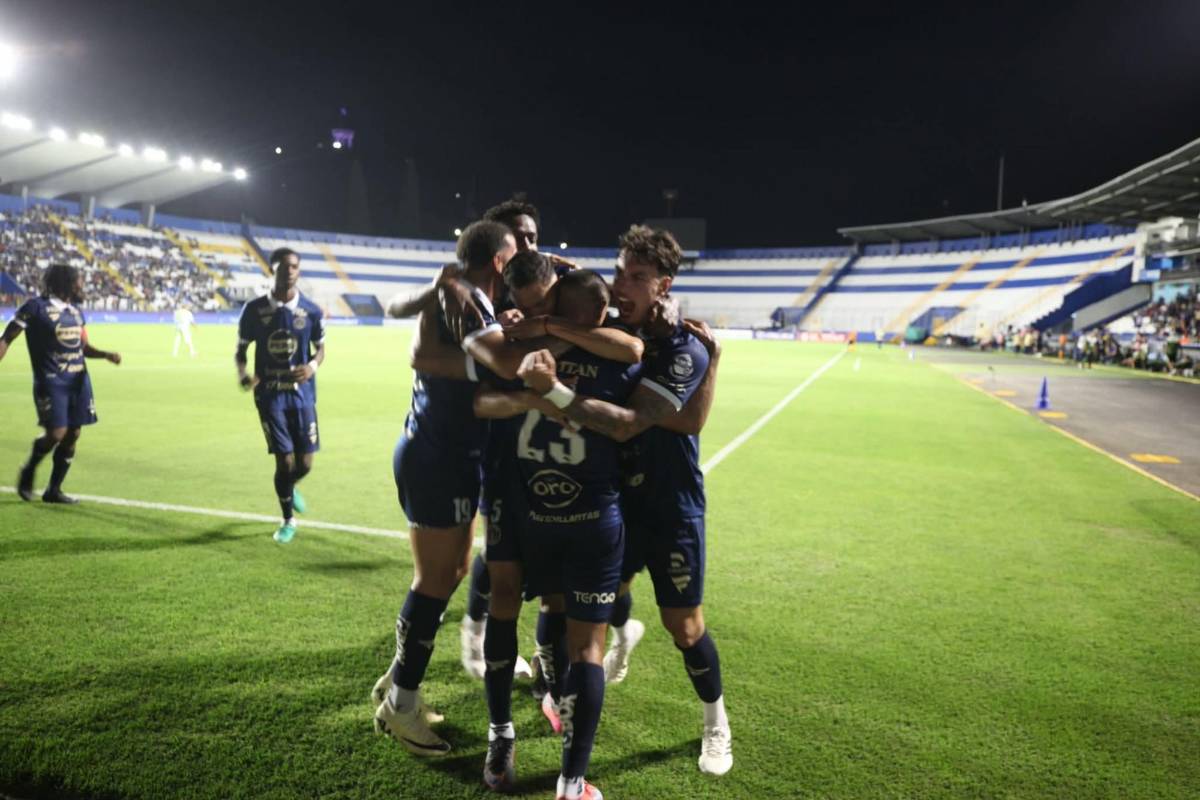 Emilio sorprende con Virginia en el Nacional, fiesta de Motagua y bellezas