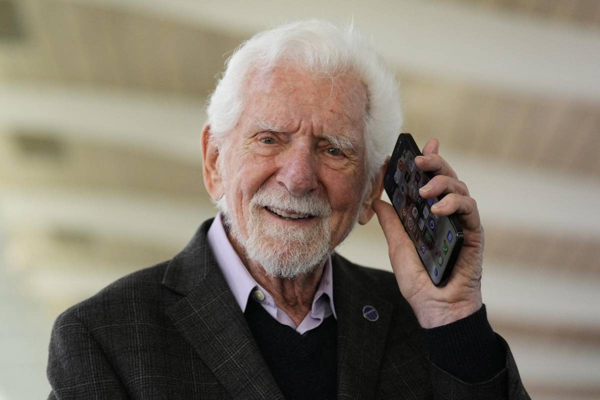 El teléfono móvil o celular cumple medio siglo