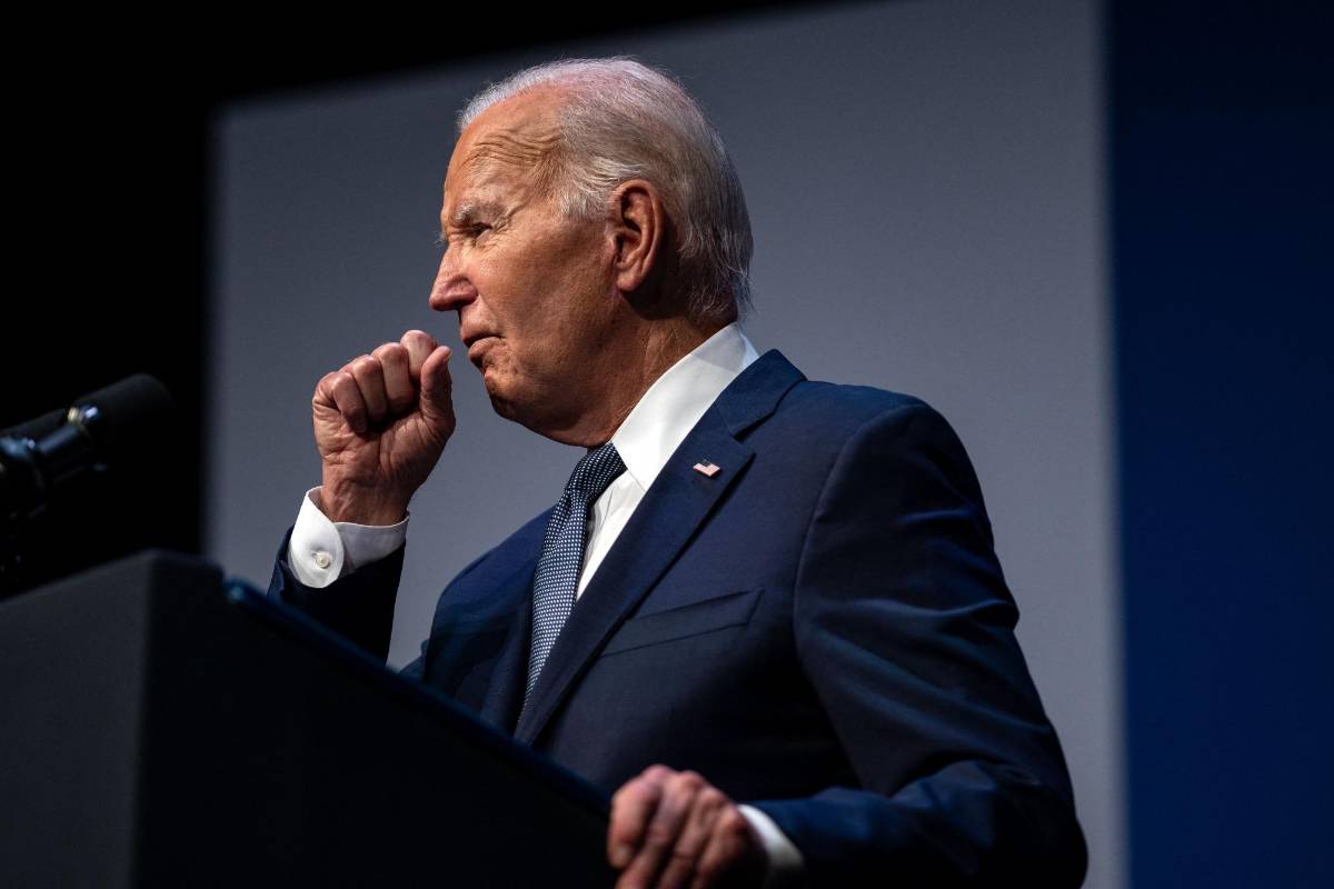 Biden se muestra más receptivo a escuchar las peticiones para que se retire, según el NYT