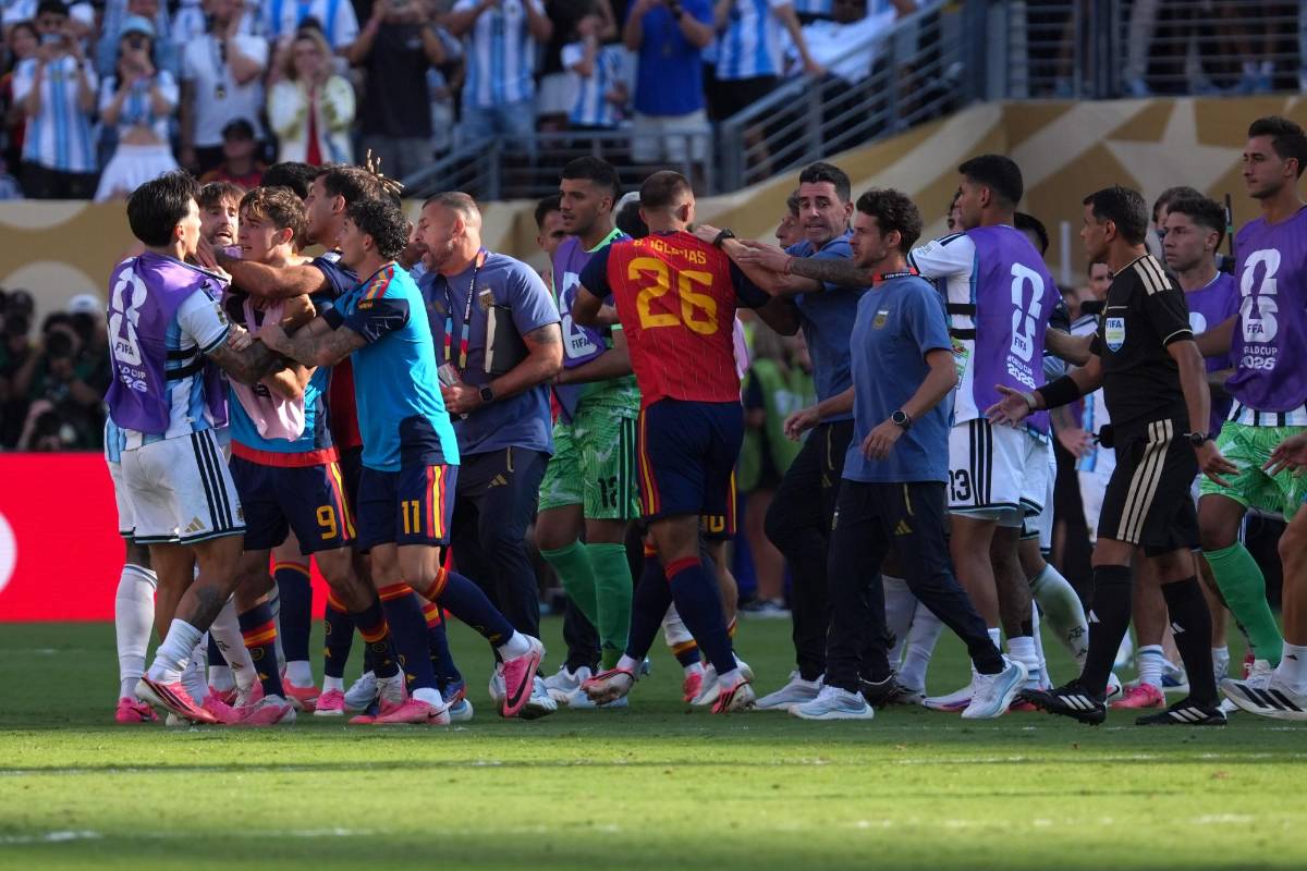 Apretaron a futbolistas y familiares de Argentina, no podían ganar la final