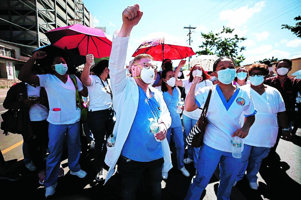 Sindicatos alertan de despidos para empleados de salud