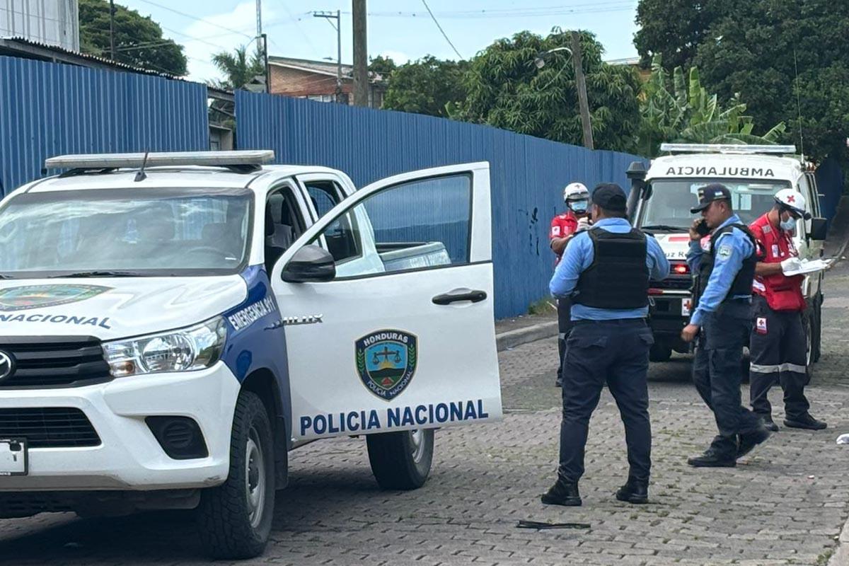 Conductor atropella a mujer en moto que intentaba asaltarlo