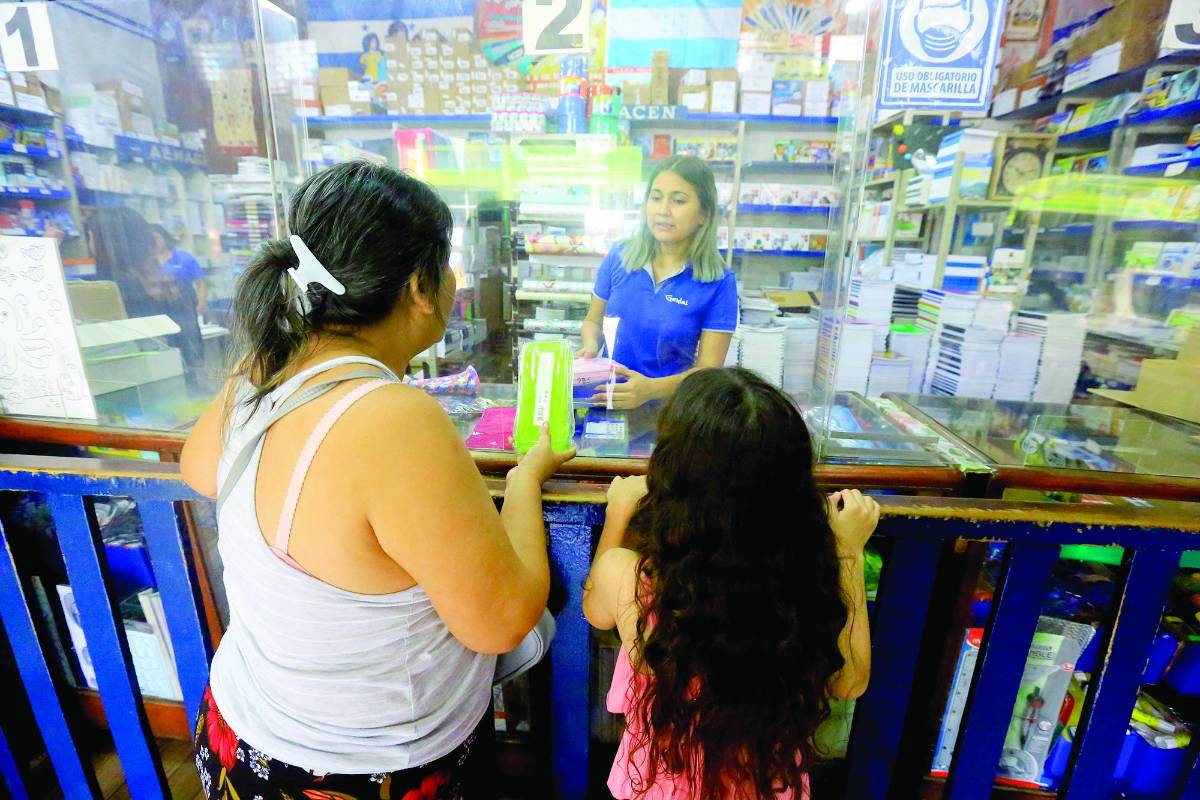 <b>Gobierno prepara ferias para la comercialización de materiales educativos.</b>