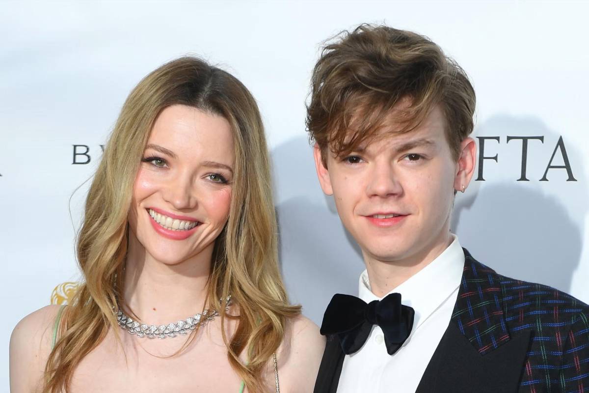 Se casó Thomas Brodie-Sangster, el “niño” de “Love Actually” y “Nanny McPhee”